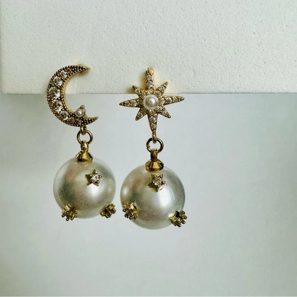 Star & Moon Asymmetrical Faux Pearl Drop Gold-Tone Earrings w Crystal Stars✨ - Picture 7 of 7